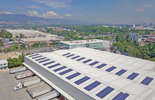 Paneles solares CEDI Guatemala