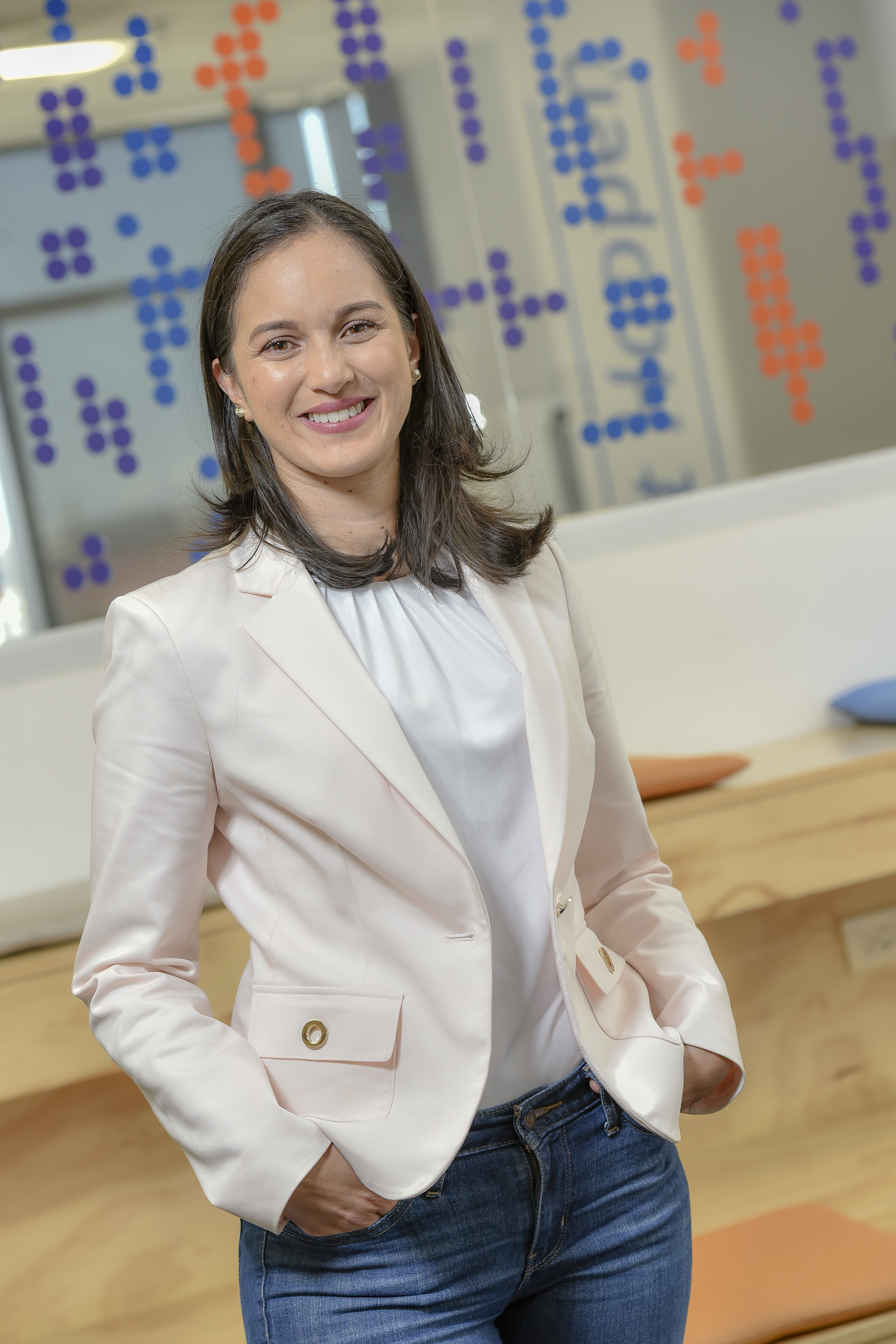 La igualdad como base, la equidad como estrategia: desarrollo de las mujeres en un mundo tecnológico