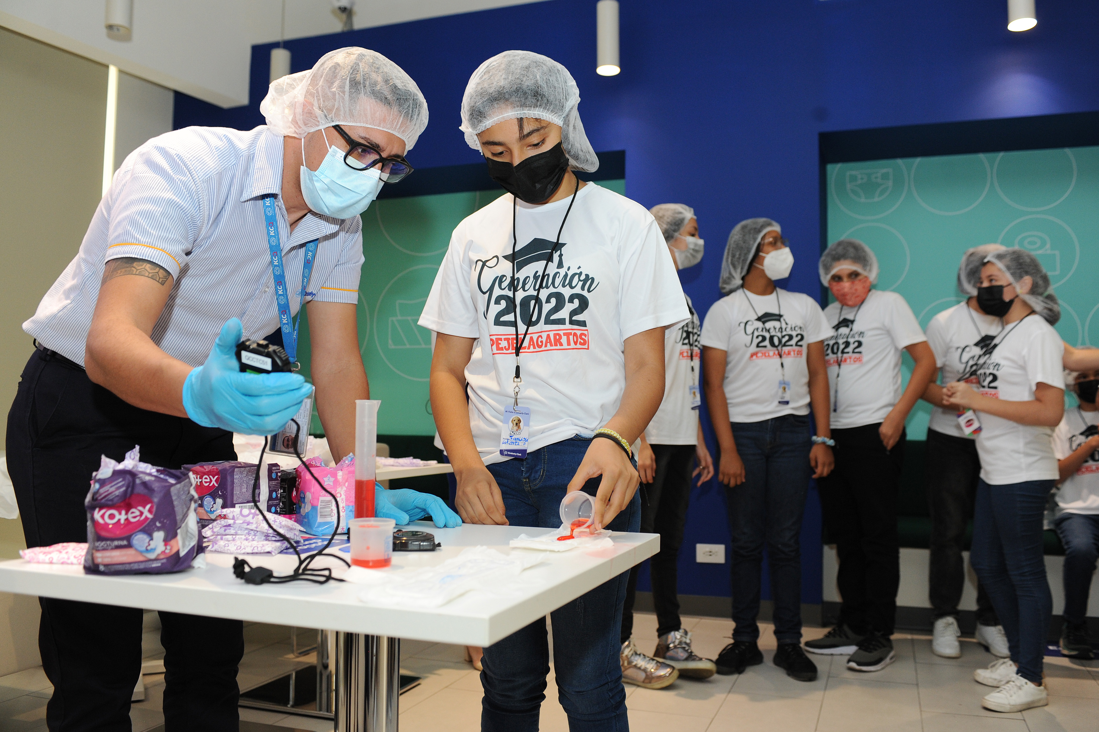 Kimberly-Clark sensibiliza a adolescentes sobre el periodo y la higiene menstrual 