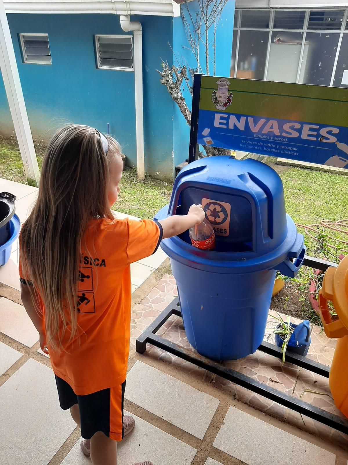 Kimberly-Clark Costa Rica es pionera en el manejo adecuado de los residuos valorizables con su programa AmbientaDOS