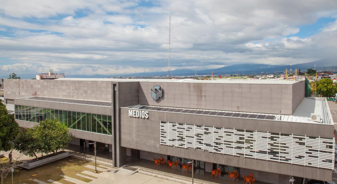 Paneles solares en Grupo Nación inician operaciones