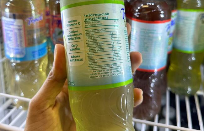 En las etiquetas nutricionales, los ingredientes se listan en orden descendente según la cantidad que contenga el producto.