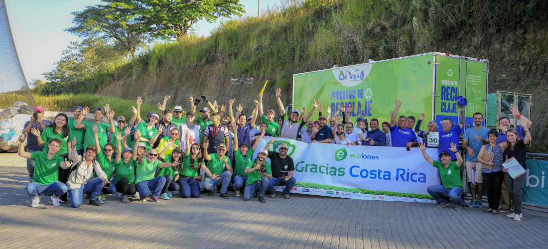 COSTA RICA ESTABLECE UN NUEVO TÍTULO DE GUINNESS WORLD RECORDS™ POR SU EFICIENCIA EN EL RECICLAJE DE BOTELLAS PLÁSTICAS