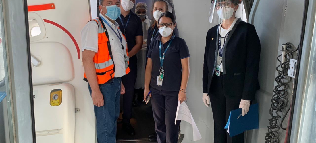 Segundo vuelo humanitario trae de regreso a 155 costarricenses provenientes de México, Belice y Guatemala