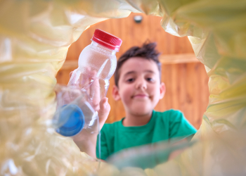 El primer premio será de US$2.000 y de US$1.000 la segunda posición. Este dinero será utilizado para mejorar la infraestructura de los centros educativos ganadores. 